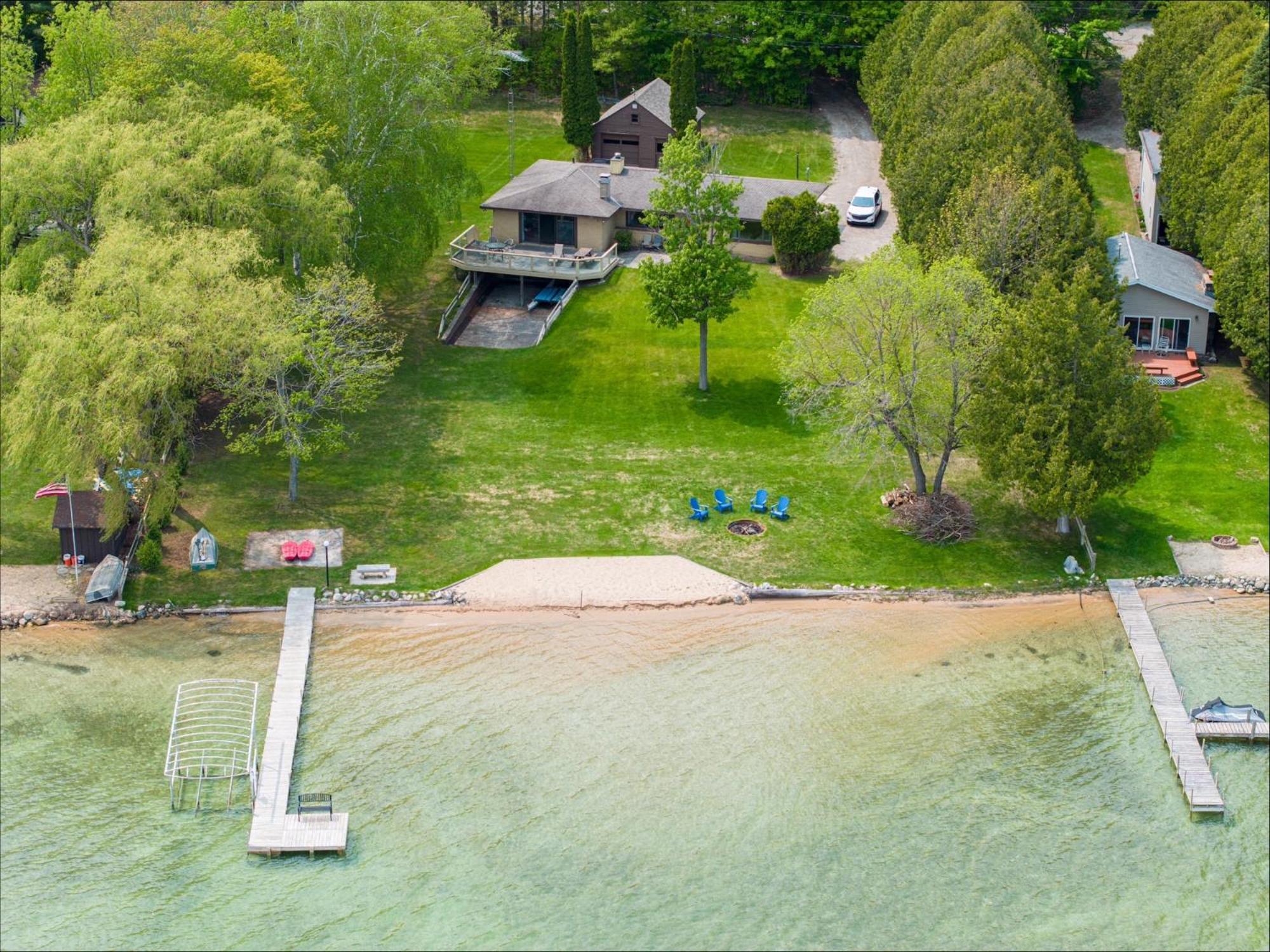 Beautiful Walloon Lake Home 佩托斯基 外观 照片