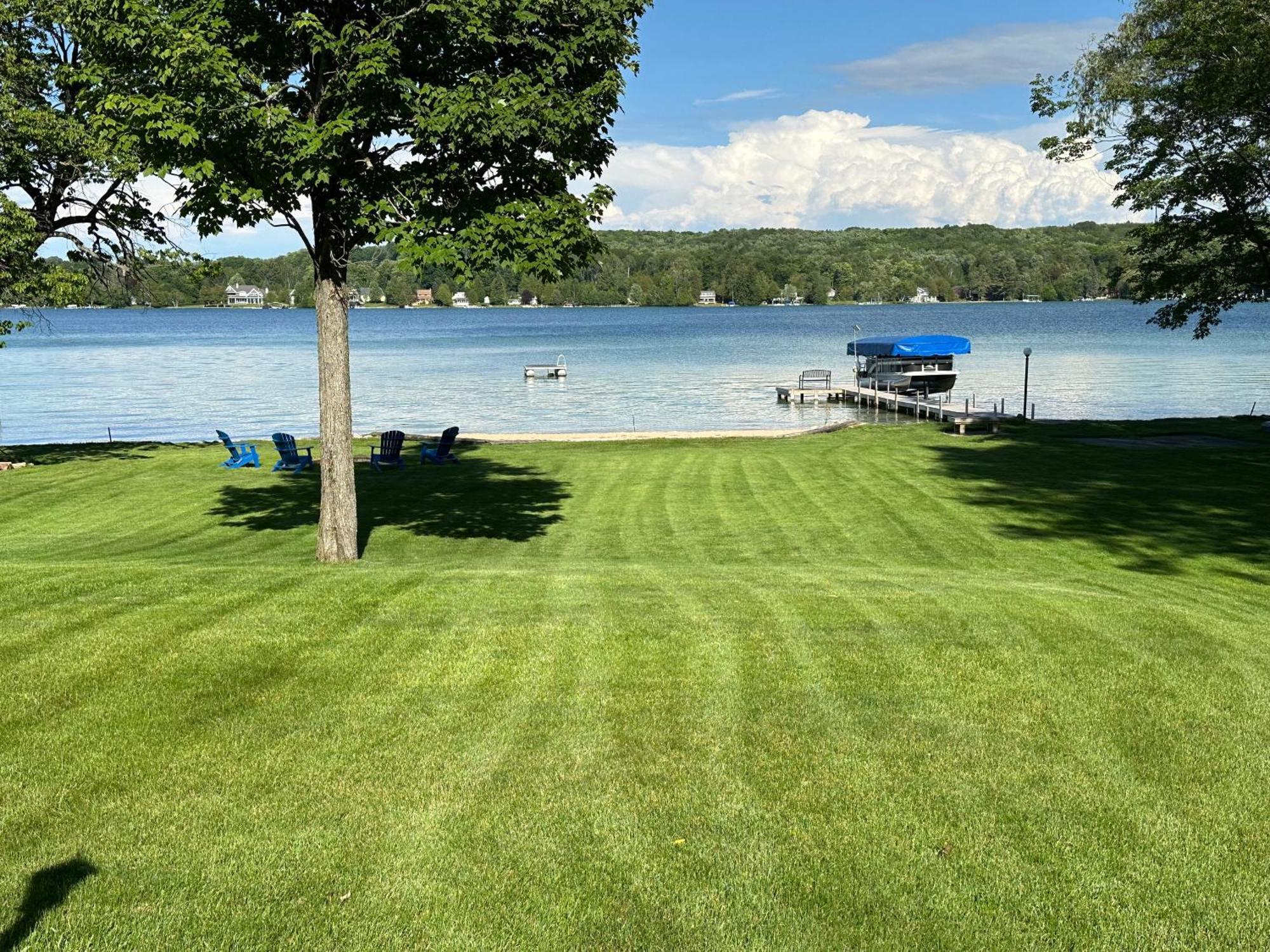 Beautiful Walloon Lake Home 佩托斯基 外观 照片